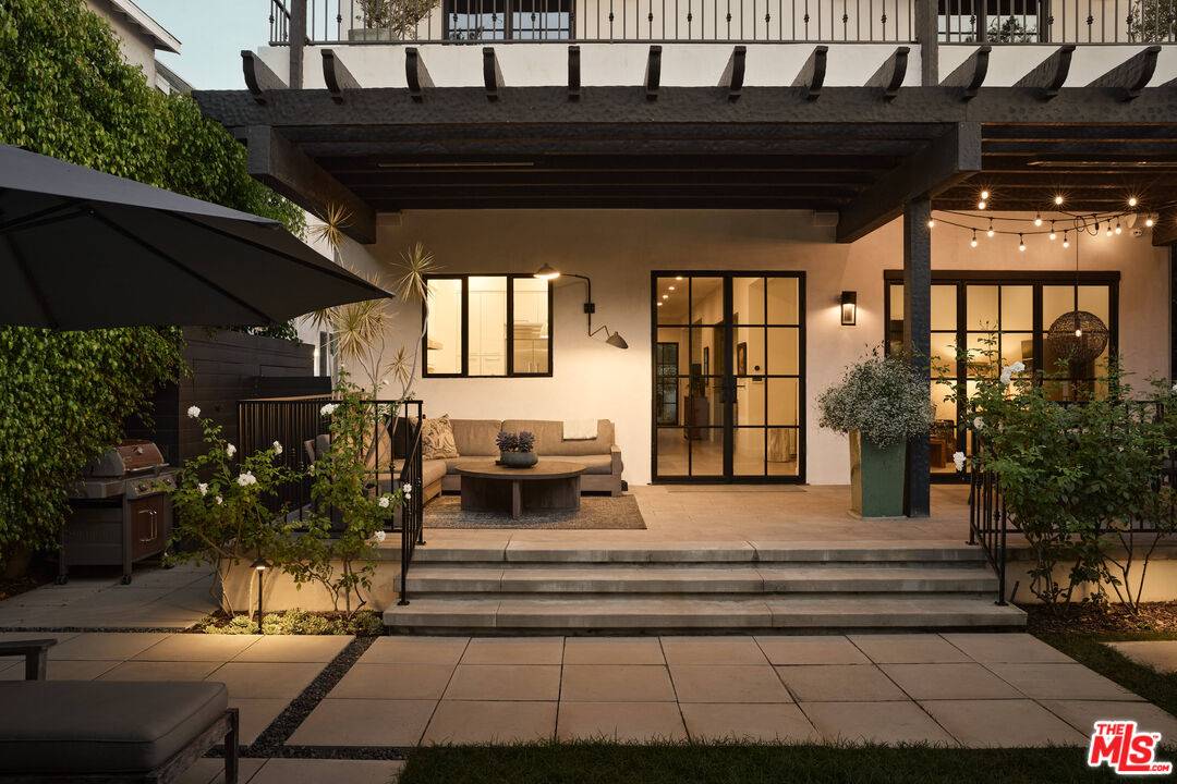 8741   Rosewood Ave 4BR Beverly Grove La