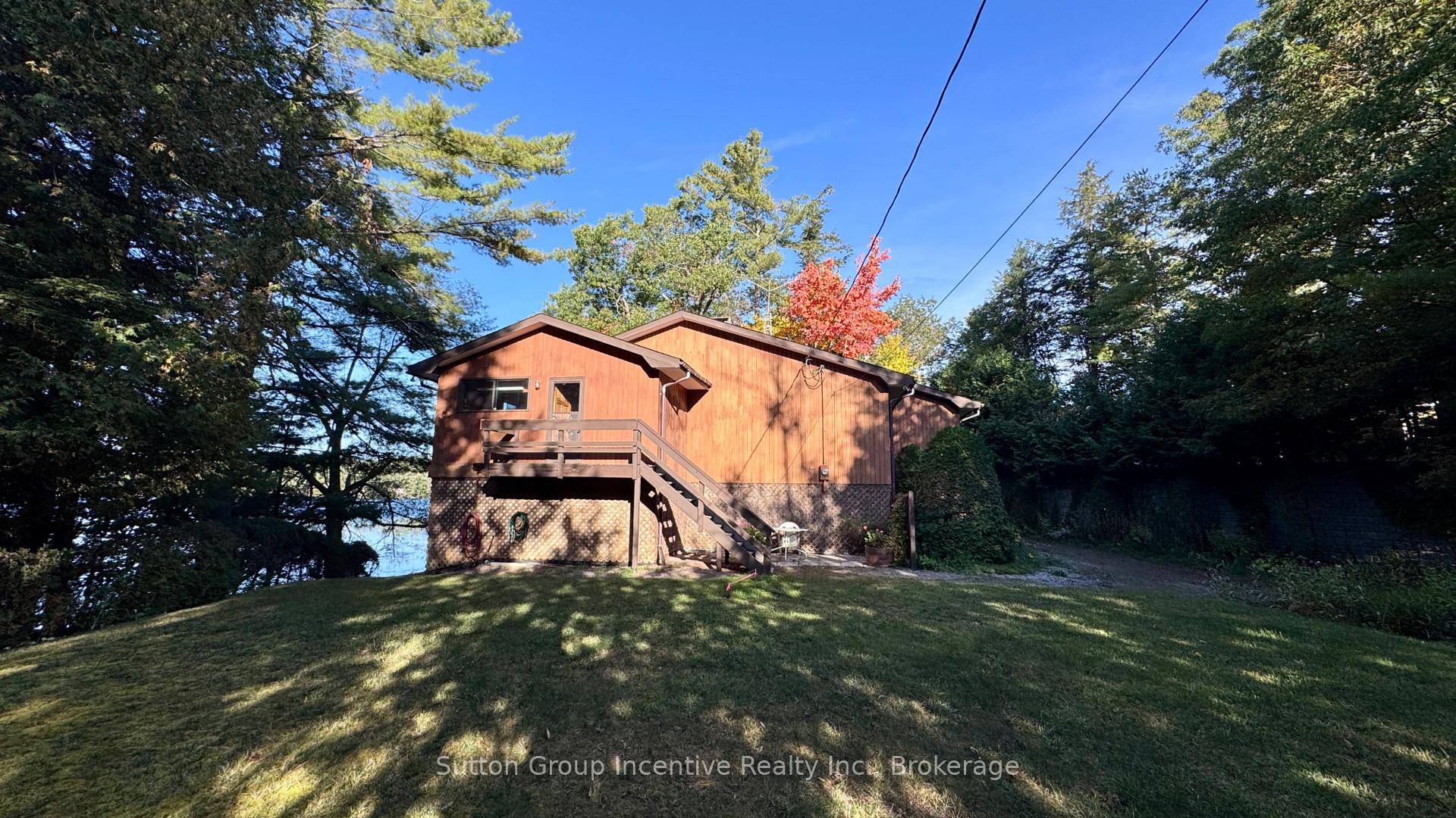 Welcome to this beautiful waterfront property on Sparrow Lake with 170 feet of favoured southwestern exposure.