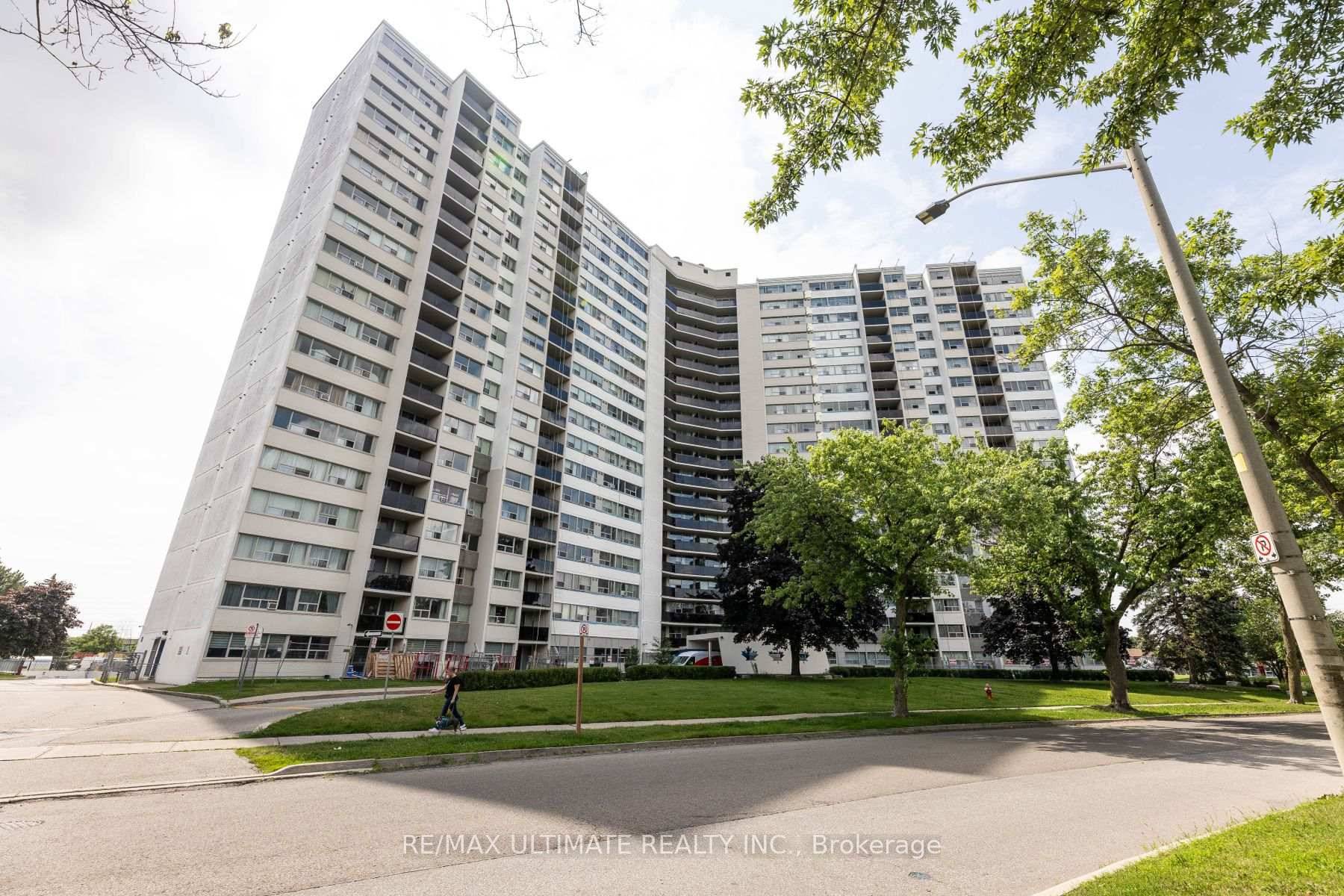 Beautiful Renovated 3 Bedroom Condo With Amazing View From Large Open Balcony.