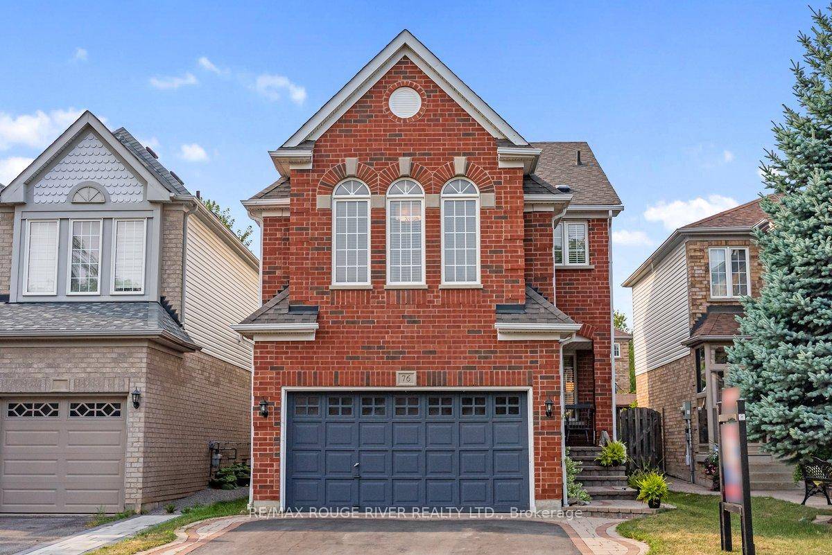 Absolutely Stunning Family Home In Sought After Williamsburg Neighbourhood !