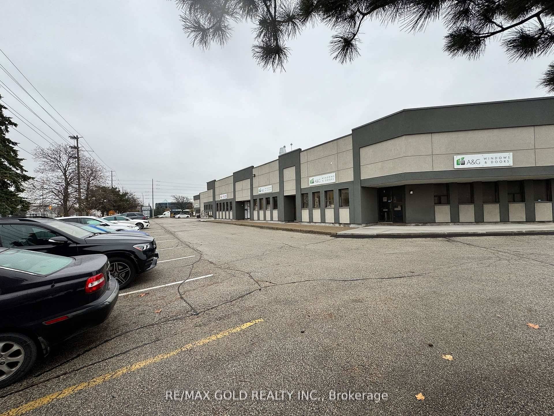 Excellent Location In Mississauga !