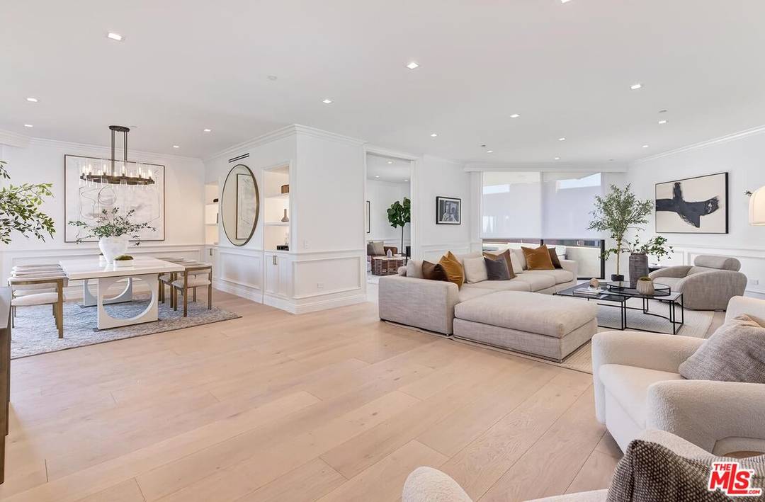 300 N Swall Dr 2BR Beverly Grove La