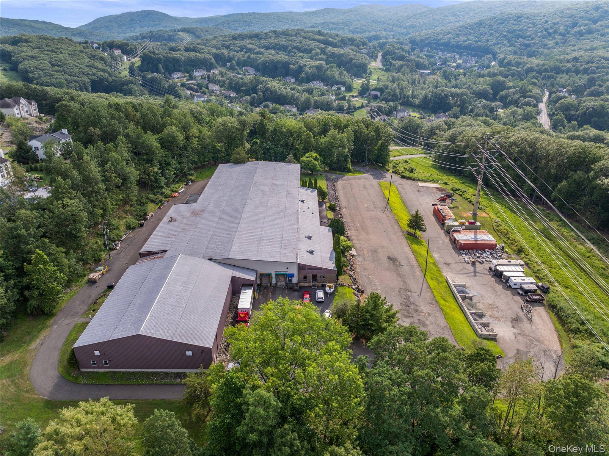 Commercial warehouse Offices on 5 acre property located in Stony Point.