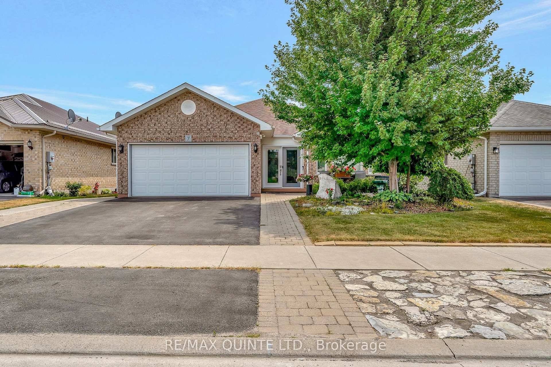 Welcome to 7 Chestnut Drive, an all brick home located in the sought after Canniff Mills subdivision just minutes north of Highway 401 and close to all Belleville amenities.