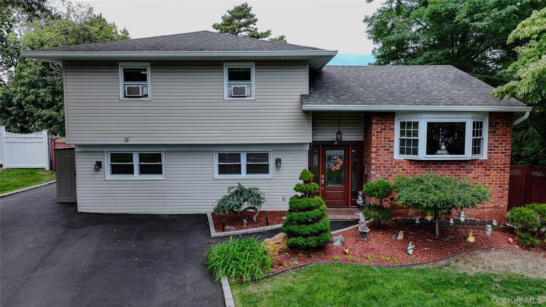 Welcome to this beautifully renovated and expansive split level home, offering an ideal blend of comfort, elegance, and practicality.