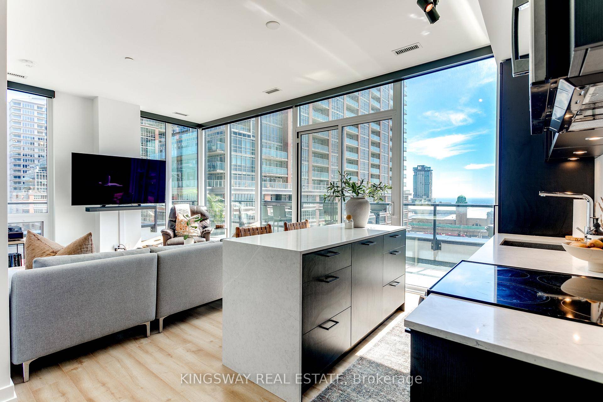 Exceptional South East Corner Suite With 451 Sq Ft Wrap Around Terrace amp ; Spectacular Views !