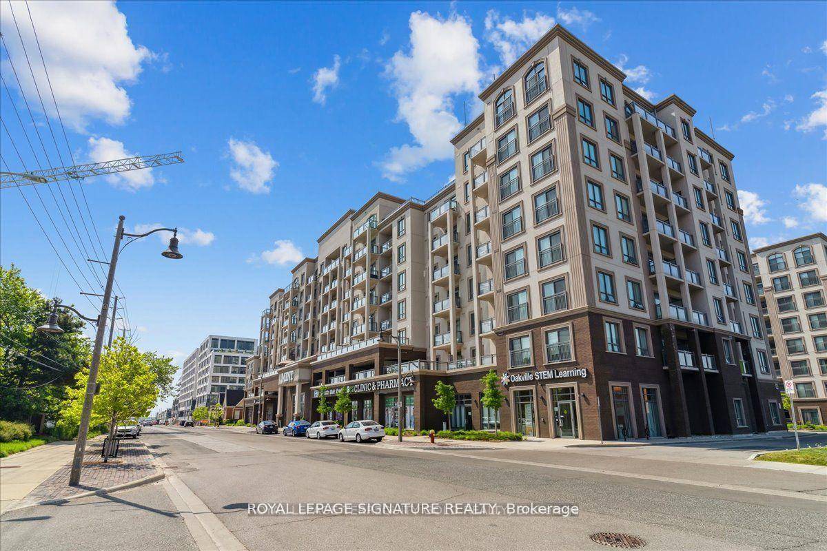 Beautiful, Freshly Painted 1 BR Condo !