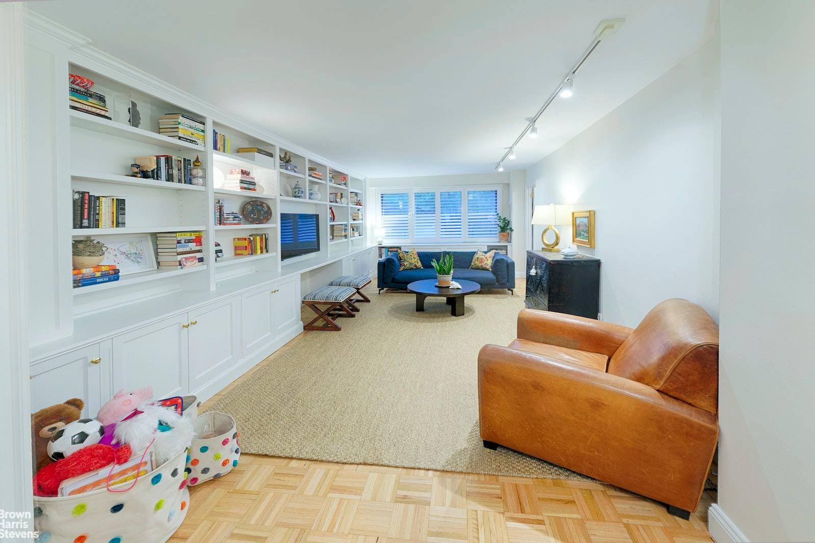 Unbeatable deal for a Junior 4 converted to a 2 bedroom.