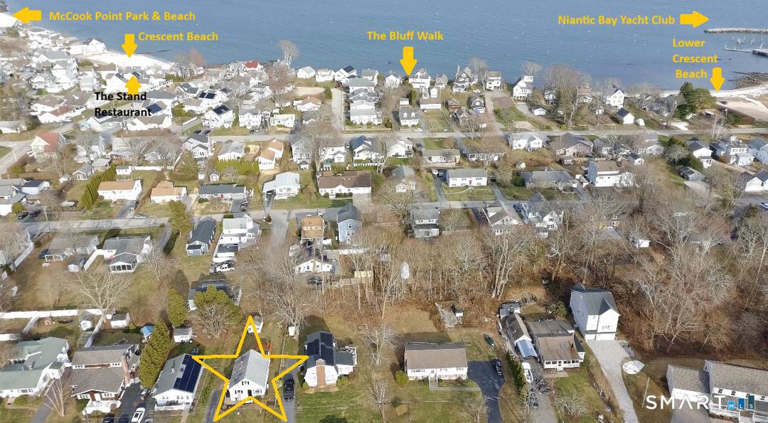 MODERN COASTAL RETREAT BY THE SEA !