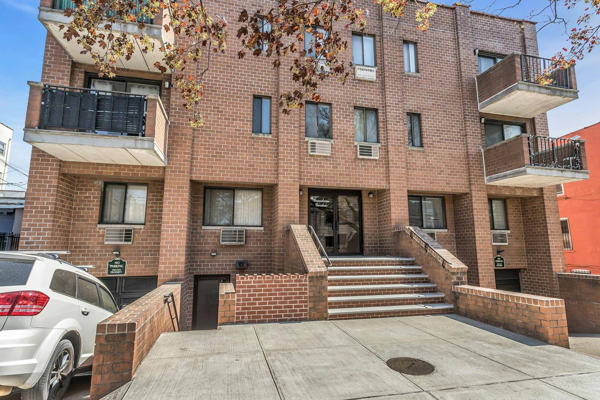 Updated one bedroom with DEEDED PARKING !