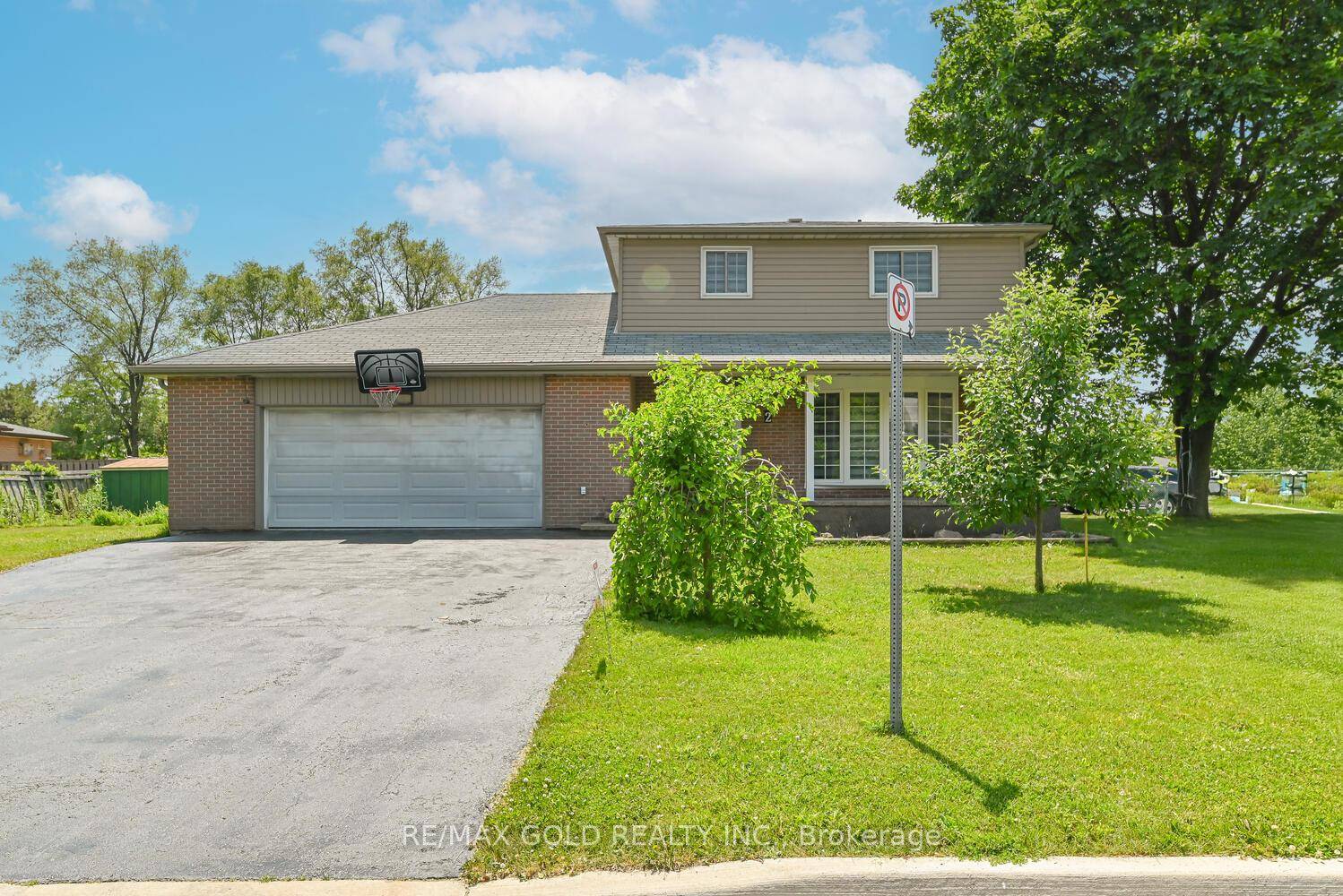 Welcome to Beautiful Recently Upgraded Double Car Garage 4 Bedroom Home.