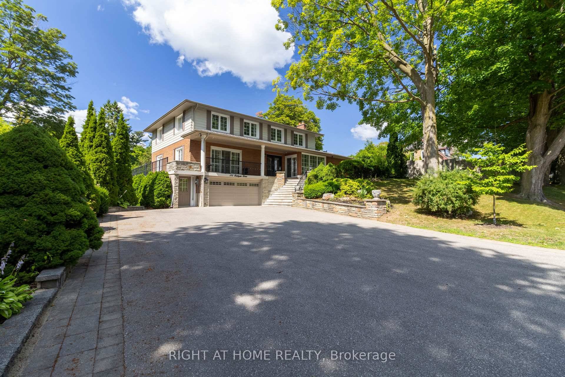 Offers anytime ! Welcome to this well maintained 3, 500 sq.