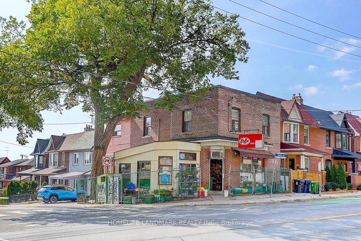 Mixed Use Investment Opportunity Convenience Store 3 Bedroom Apartment, This well located detached property offers a fantastic investment with a ground floor convenience store and a spacious 3 bedroom apartment ...