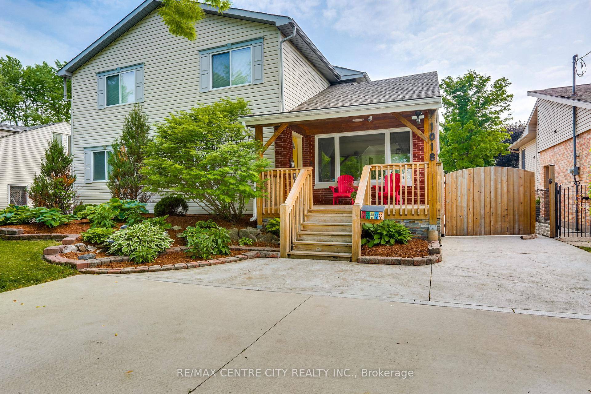 Welcome to 1018 Willow Drive, situated on a wide road amongst mature trees and conveniently located close to grocery and retail shopping, including White Oaks Shopping mall, restaurants and major ...