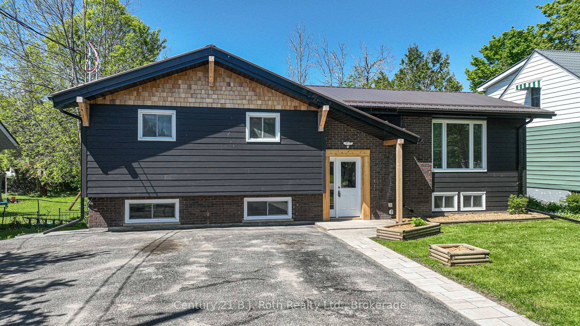 Turn Key Triplex Ideal for Multi Generational Living or Savvy Investors !