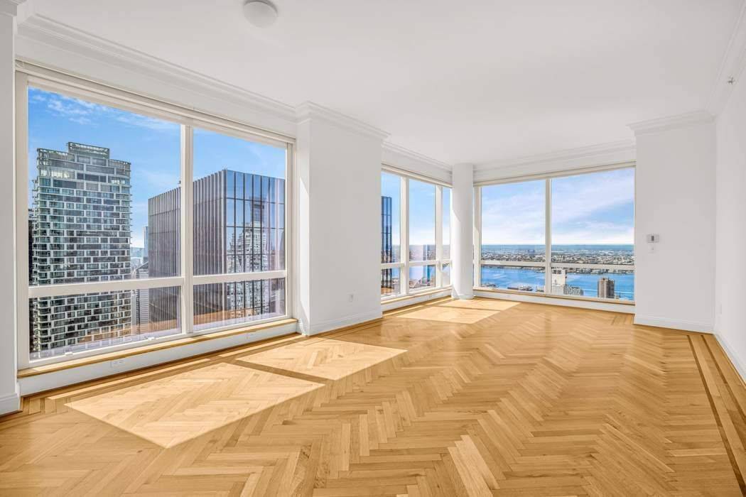 This high floor corner 2 bedroom, 2.