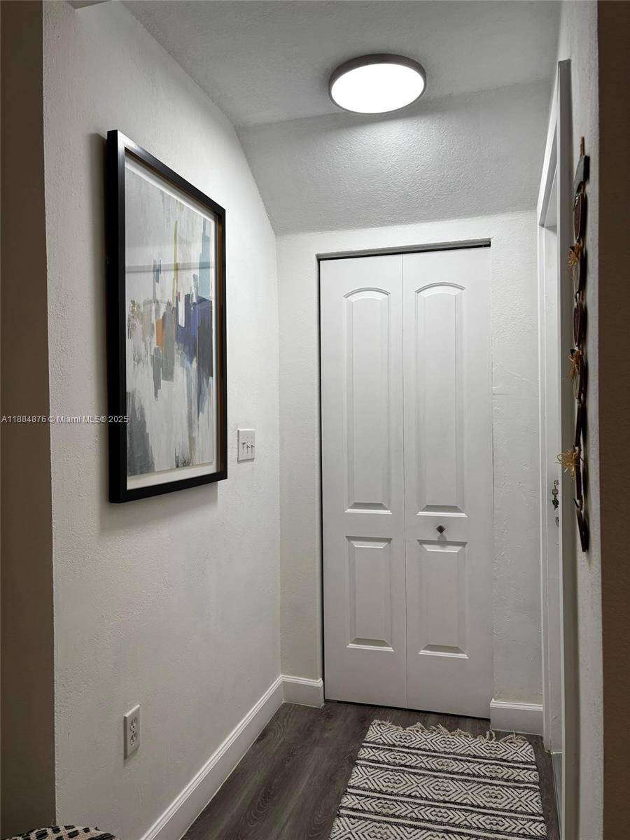 A MUST SEE ! ! LOVELY 2BED 2BATH LAKEFRONT UNIT ON THE FIRST FLOOR IN THE GATED COMMUNITY OF THE LAGO LINDO.