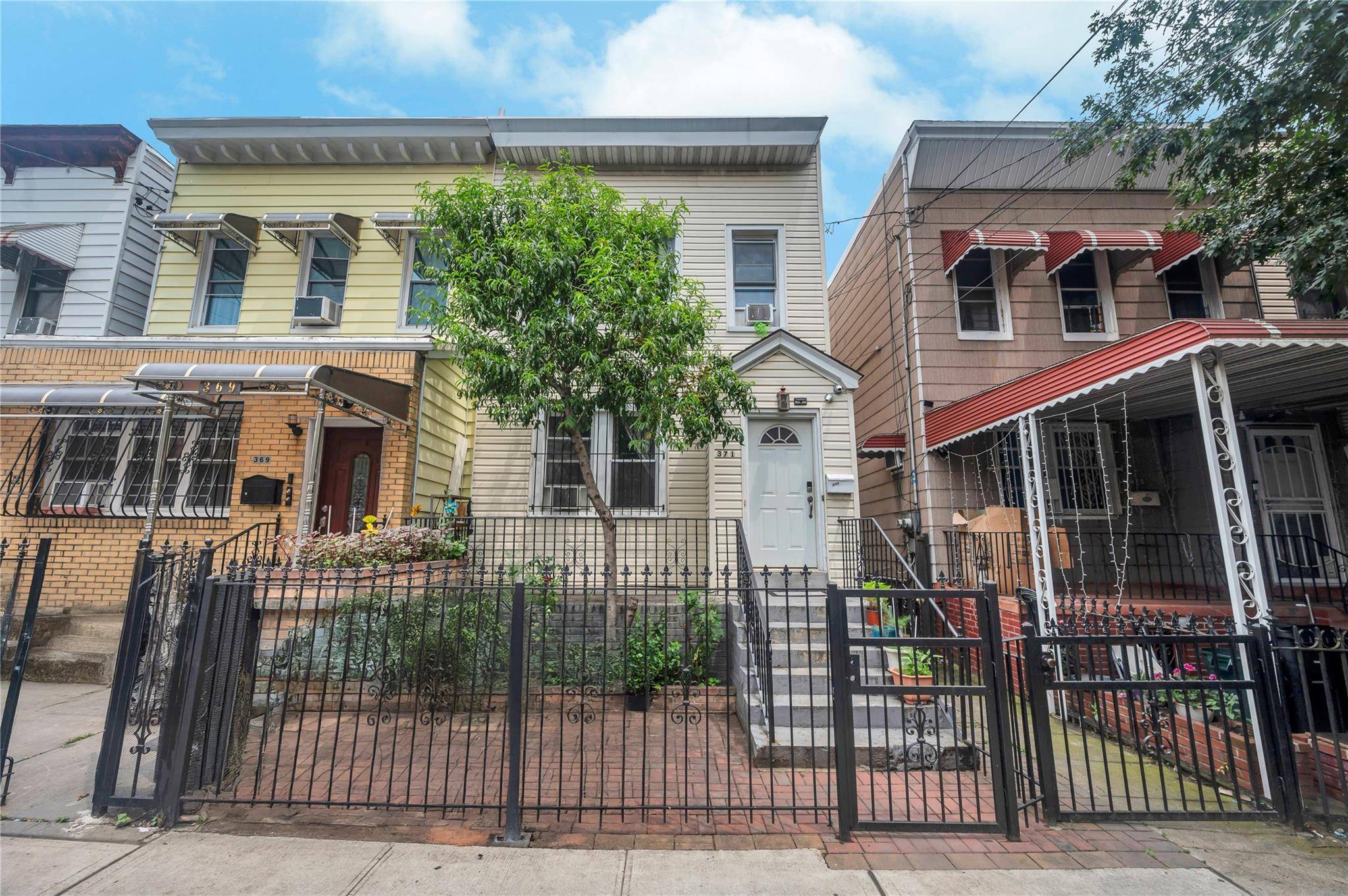 Excellent semi attached two family house located within a block from Pitkin Ave and Conduit Blvd in Brooklyn, featuring 3 bed, 1 bath over 3 bed, 1.