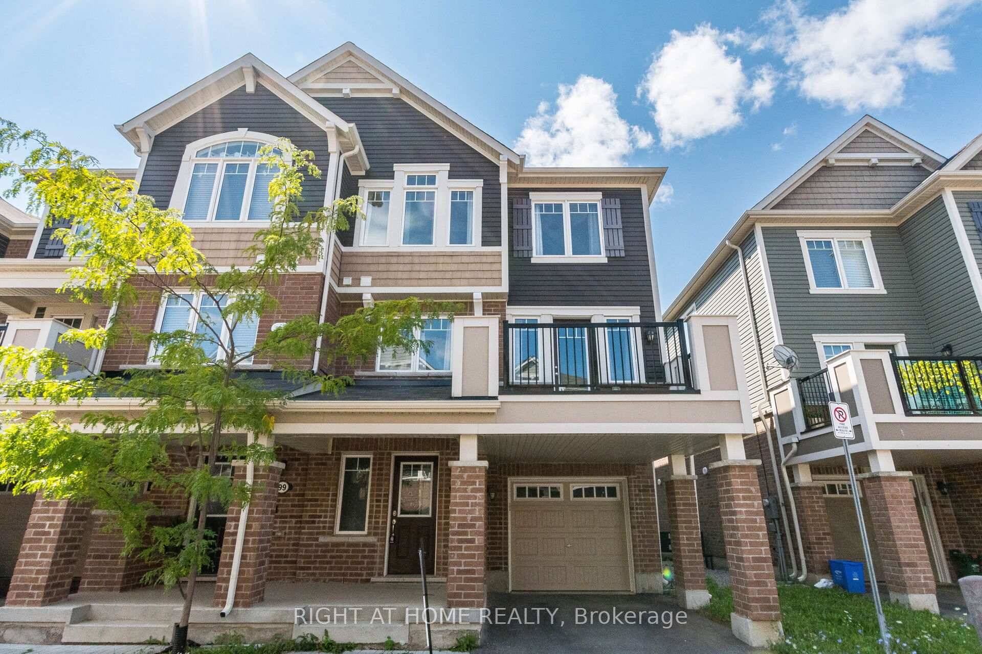 THIS END UNIT 3 STORY TOWN HOUSE, FULL OF LIGHT HAVING 3 BEDROOMS GOOD SIZE AND 2 FULL BATHROOMS 1 2 BATHROOM, Area 1541 SQ FT BUILDER DOCUMENTS LOCATED IN ...