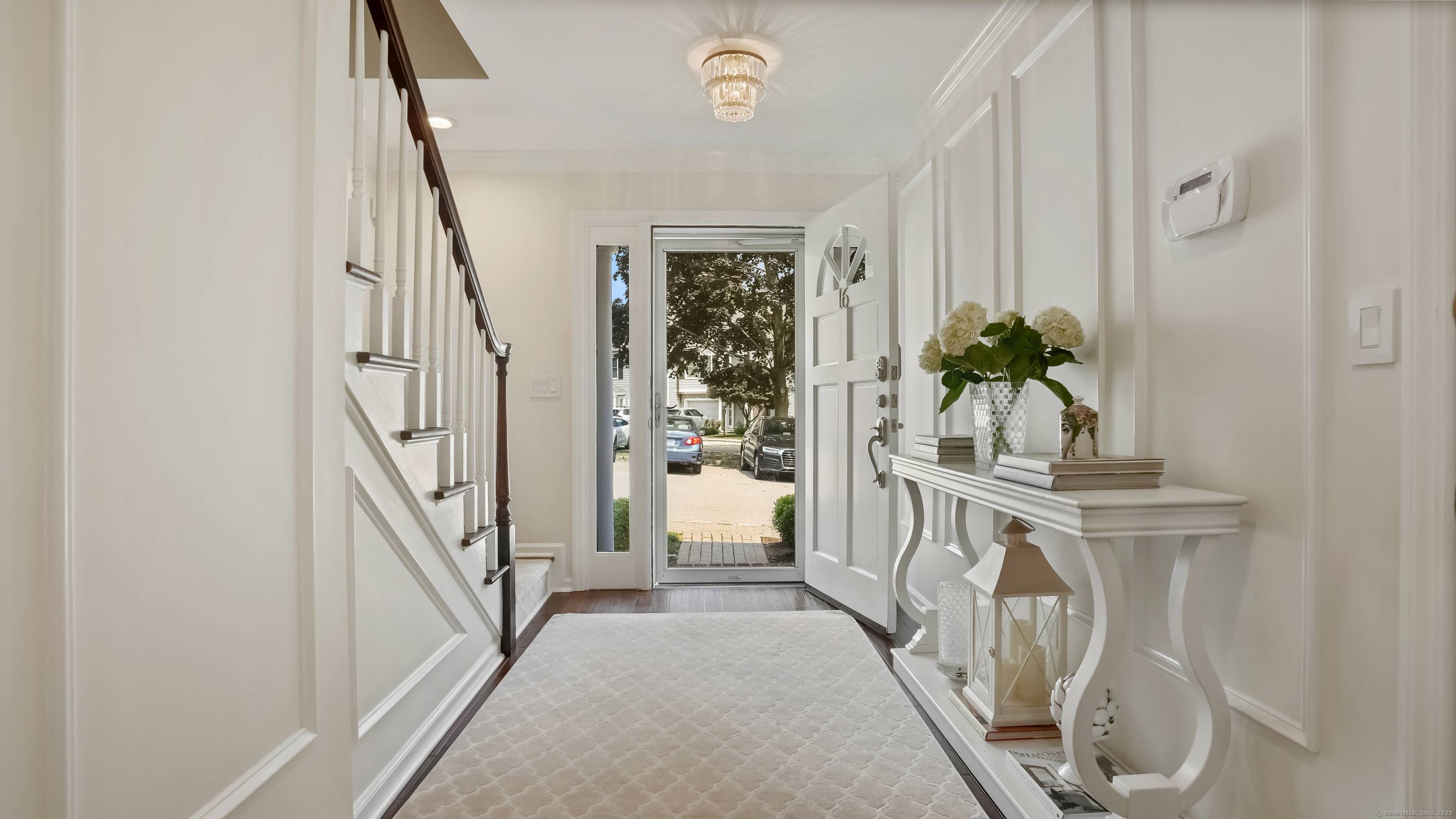 Renovated Spacious 3 Bedroom End Unit Condo in Prime Central Location Top School District !