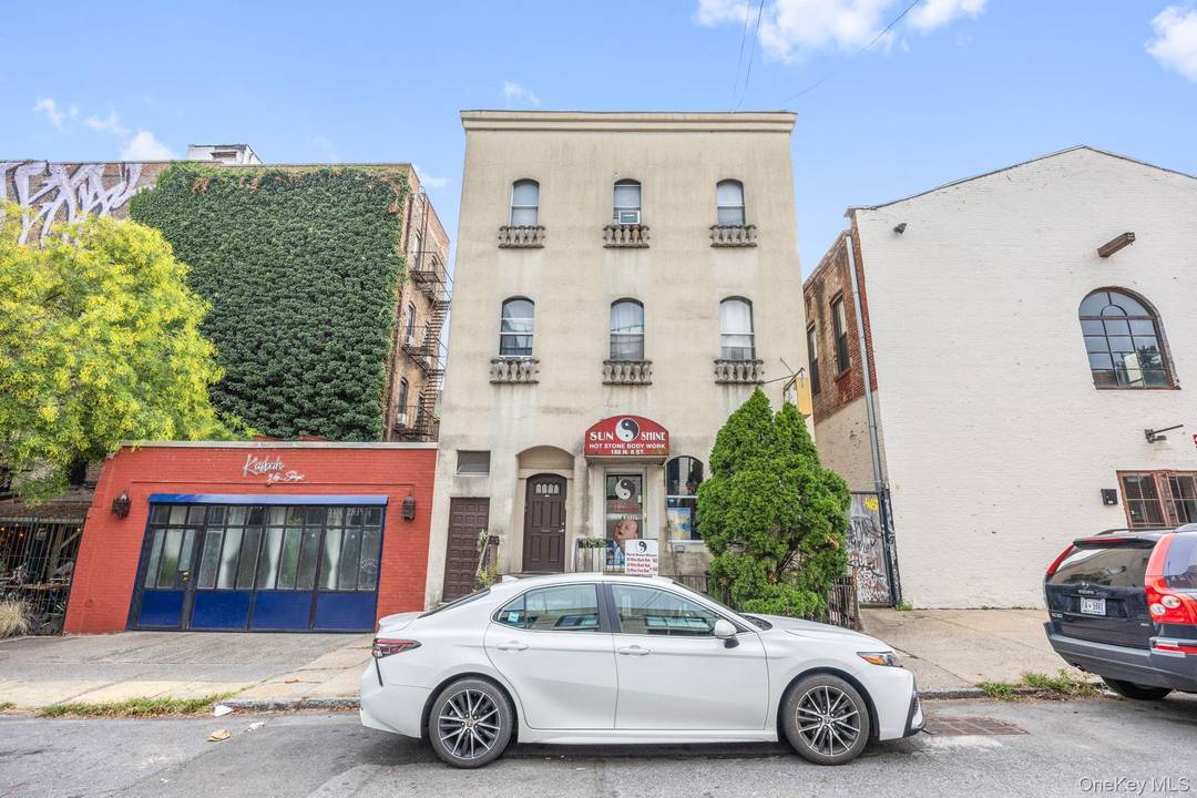 Rare Mixed Use Opportunity in the Heart of Williamsburg Welcome to 188 North 8th Street, a rare investment opportunity nestled in one of Williamsburg s most sought after locations.