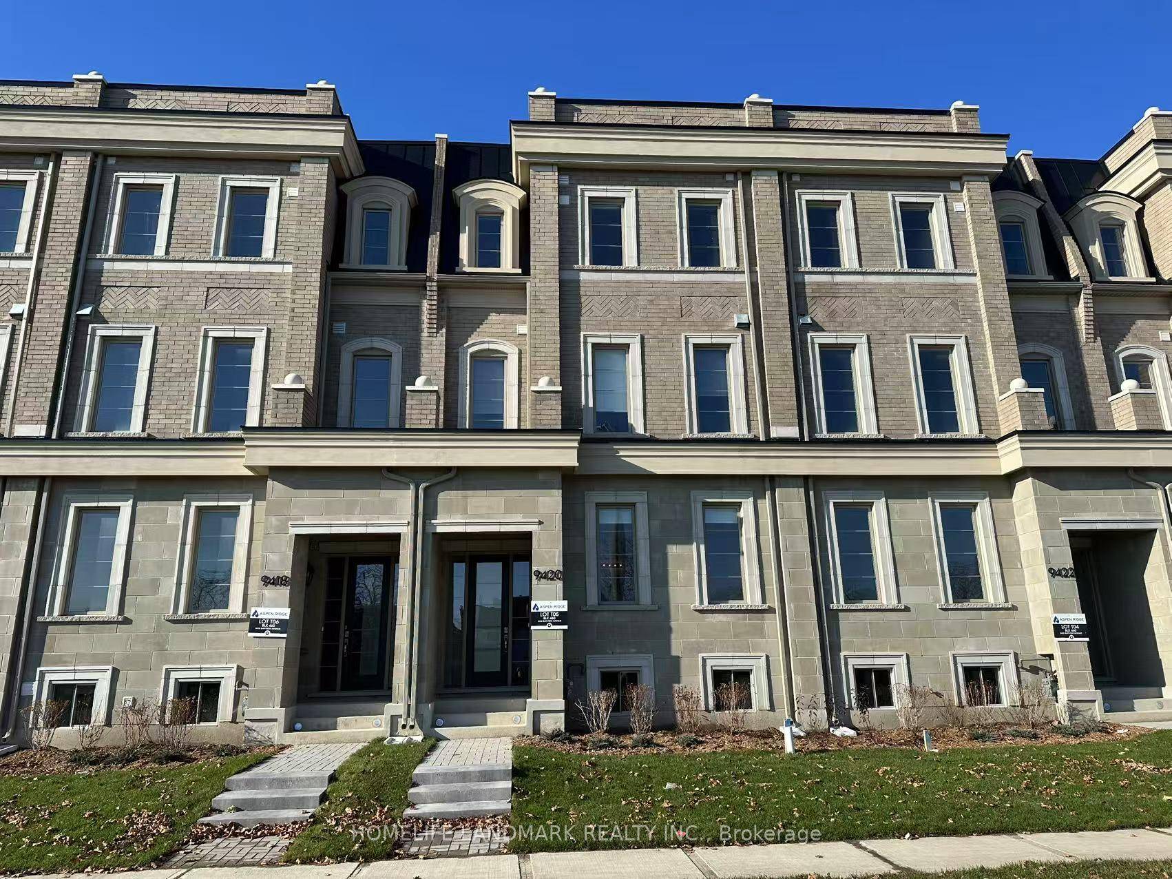 Rare 2 Year New Executive Townhome with Coach House Observatory HillOne of the largest models in the community !