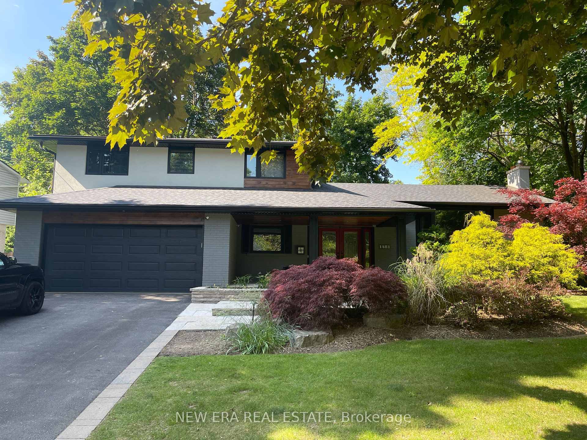 Welcome to 1481 Chasehurst Dr where luxury and lifestyle come together effortlessly !