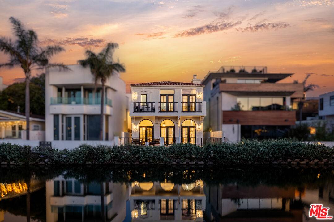 214   Linnie Canal 3.0 Marina Del Rey LA