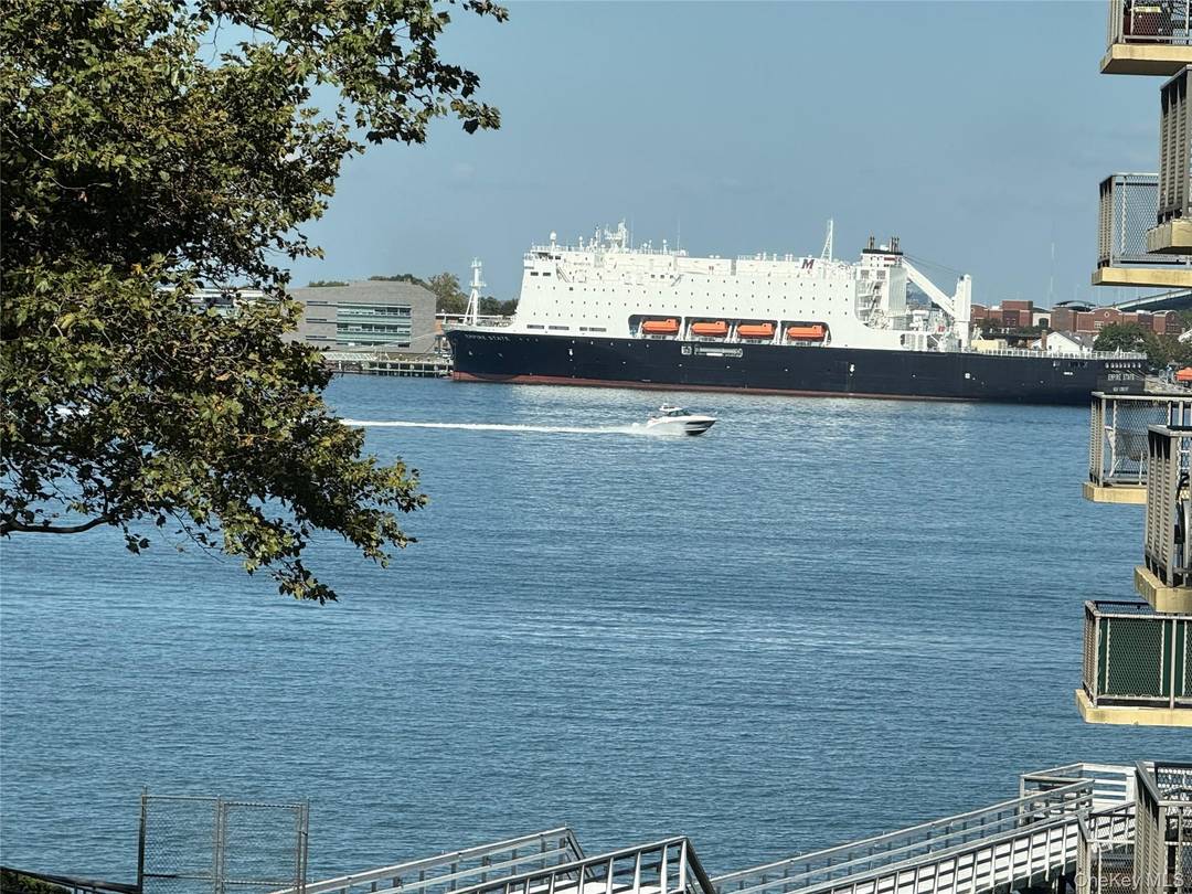 Experience the Spirit of a Manhattan Loft Reimagined on the Queens Waterfront.