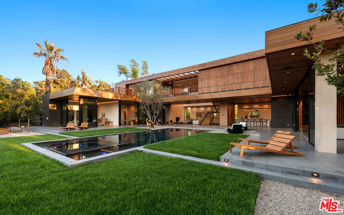 9705 Oak Pass Rd 6BR Hollywood Hills East La
