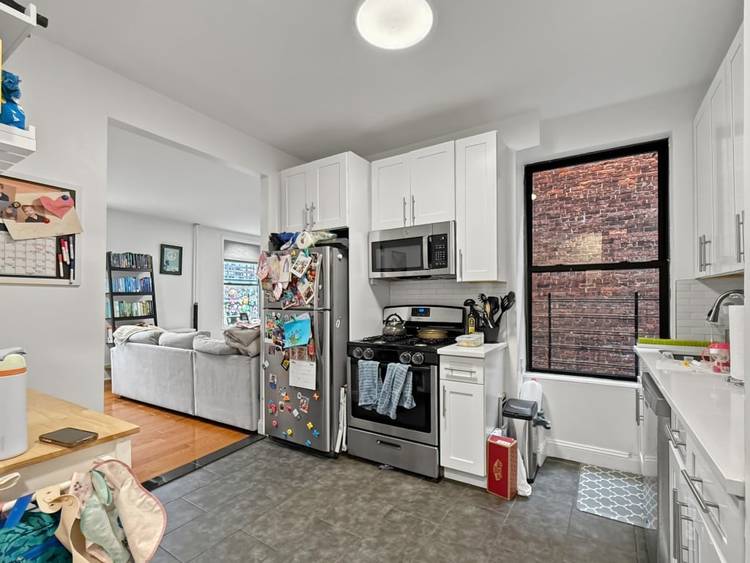 Bright and spacious 4 bedroom, 2 bathroom apartment in the heart of the Upper West Side.
