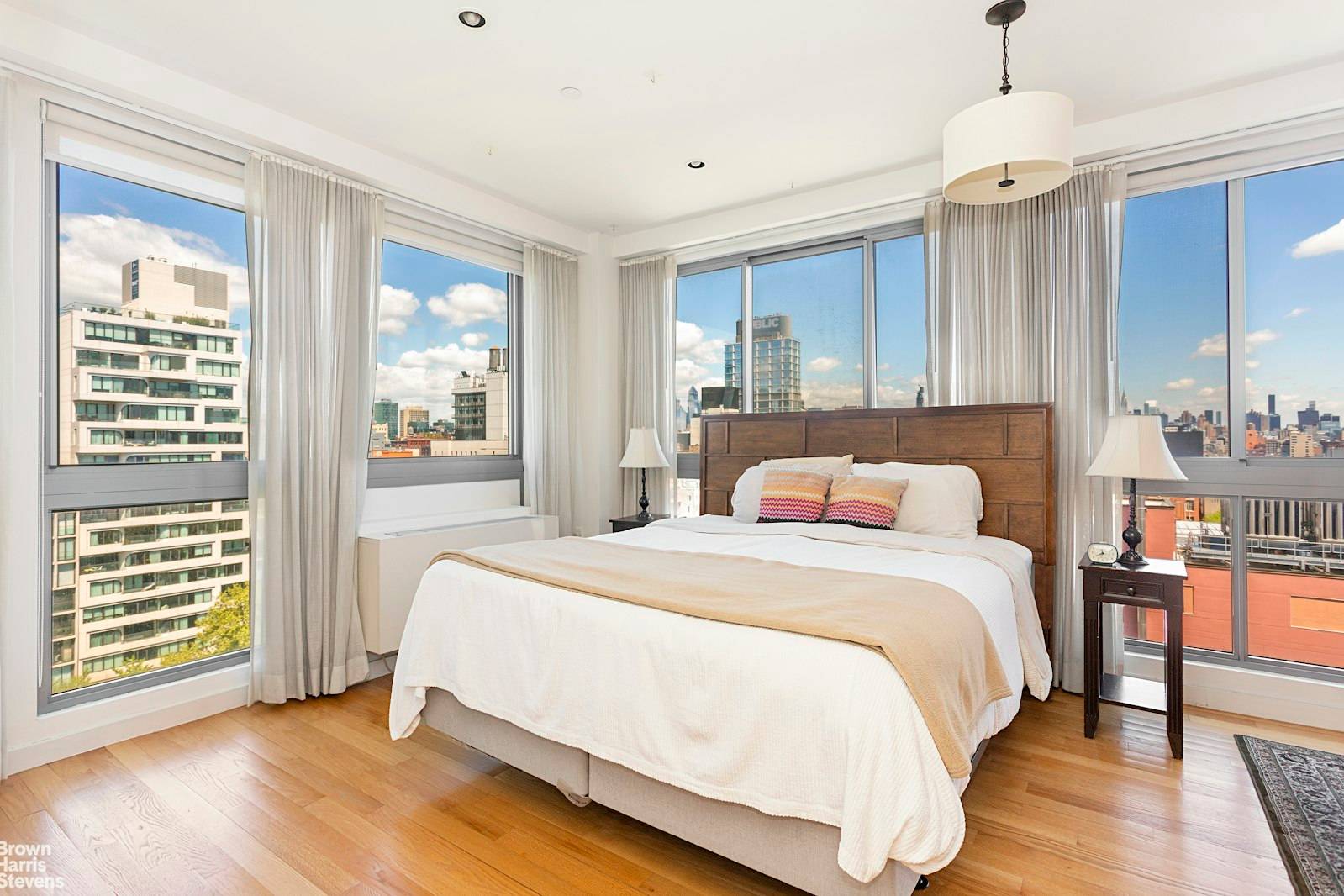 Welcome to the highly coveted D line a corner apartment with the most extraordinary 270 degree views and abundance of sunlight throughout the day.