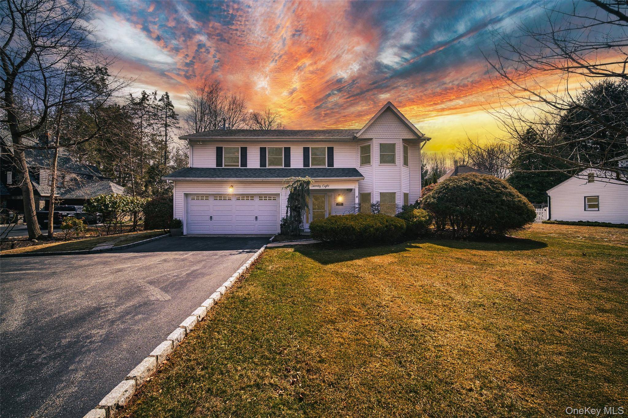 Airmont ! Gorgeous and impeccably kept move in ready colonial !