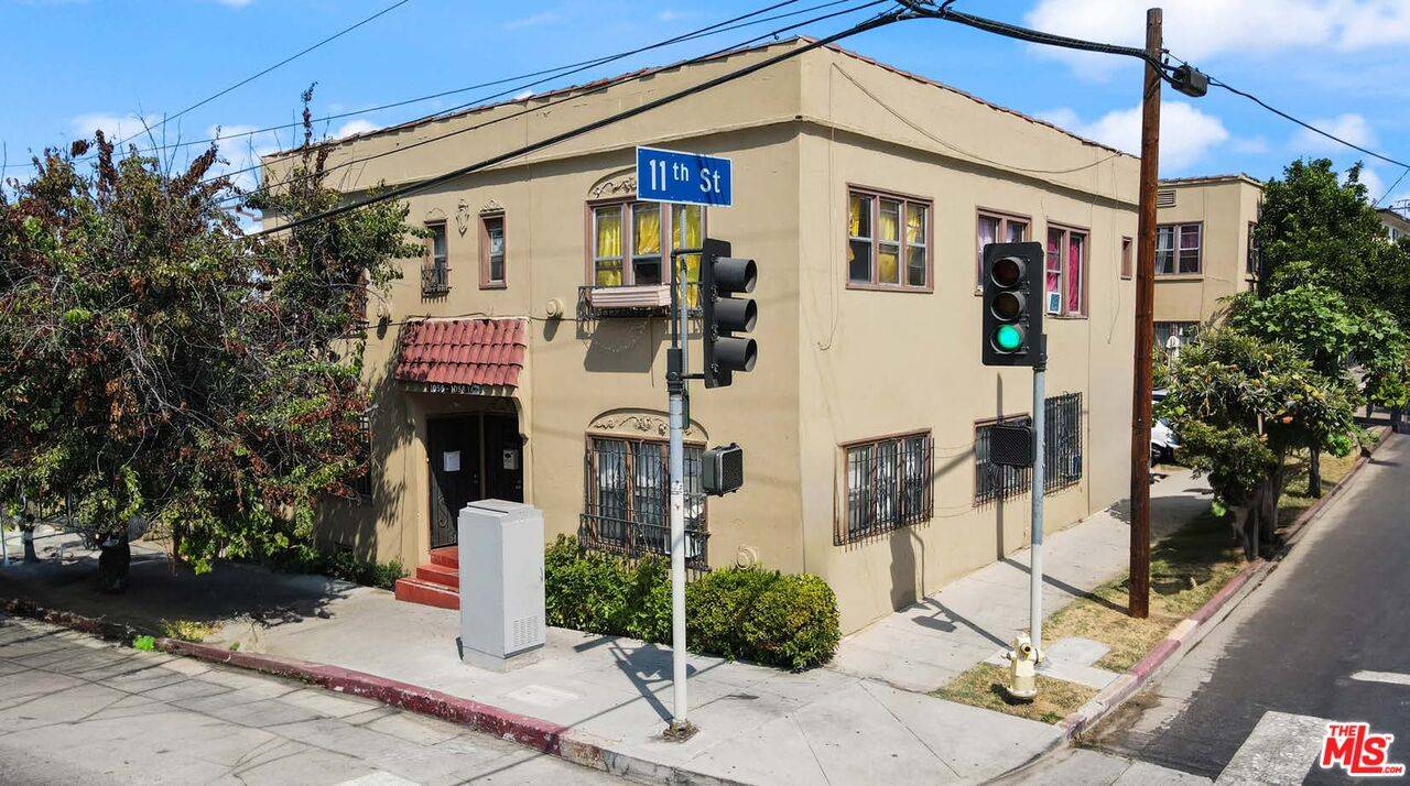 3013 W 11th St 9BR La