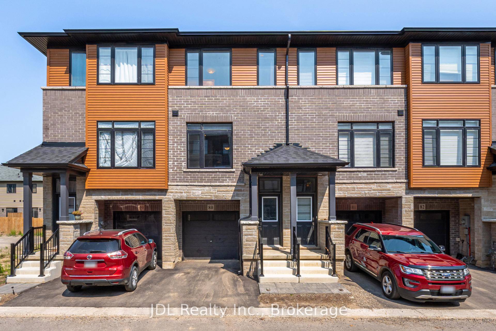 Welcome to this beautiful and spacious 3 bedroom plus den home built by the trusted Losani Homes, located in the highly desirable West Brant community, close to schools, shopping, parks, ...
