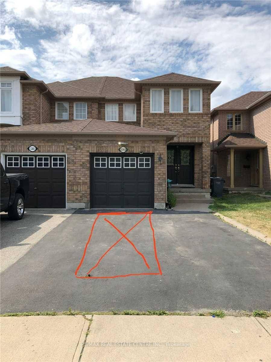Beautiful Semi Detached House Located In A Very Desirable Area Of Mississauga.