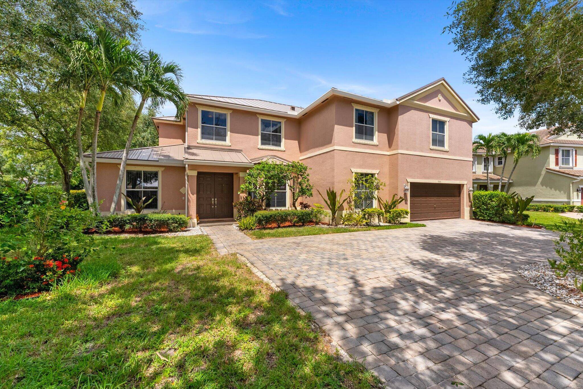 Discover a unique opportunity in Savannah Estates of Lake Worth !