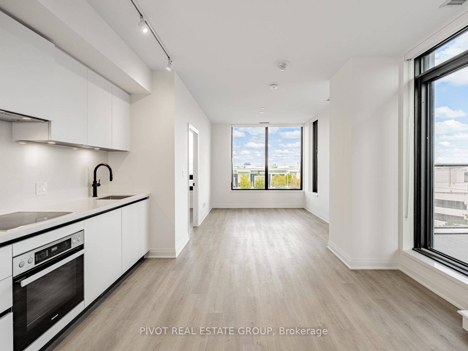 Live at the heart of the vibrant Exchange District.