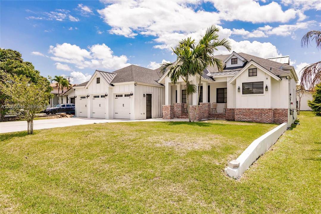 Exquisite CUSTOM BUILT ESTATE completed just 3 years ago, Designed with elevated taste and superior craftsmanship, this residence offers a seamless open concept floor plan with soaring 12 foot ceilings, ...