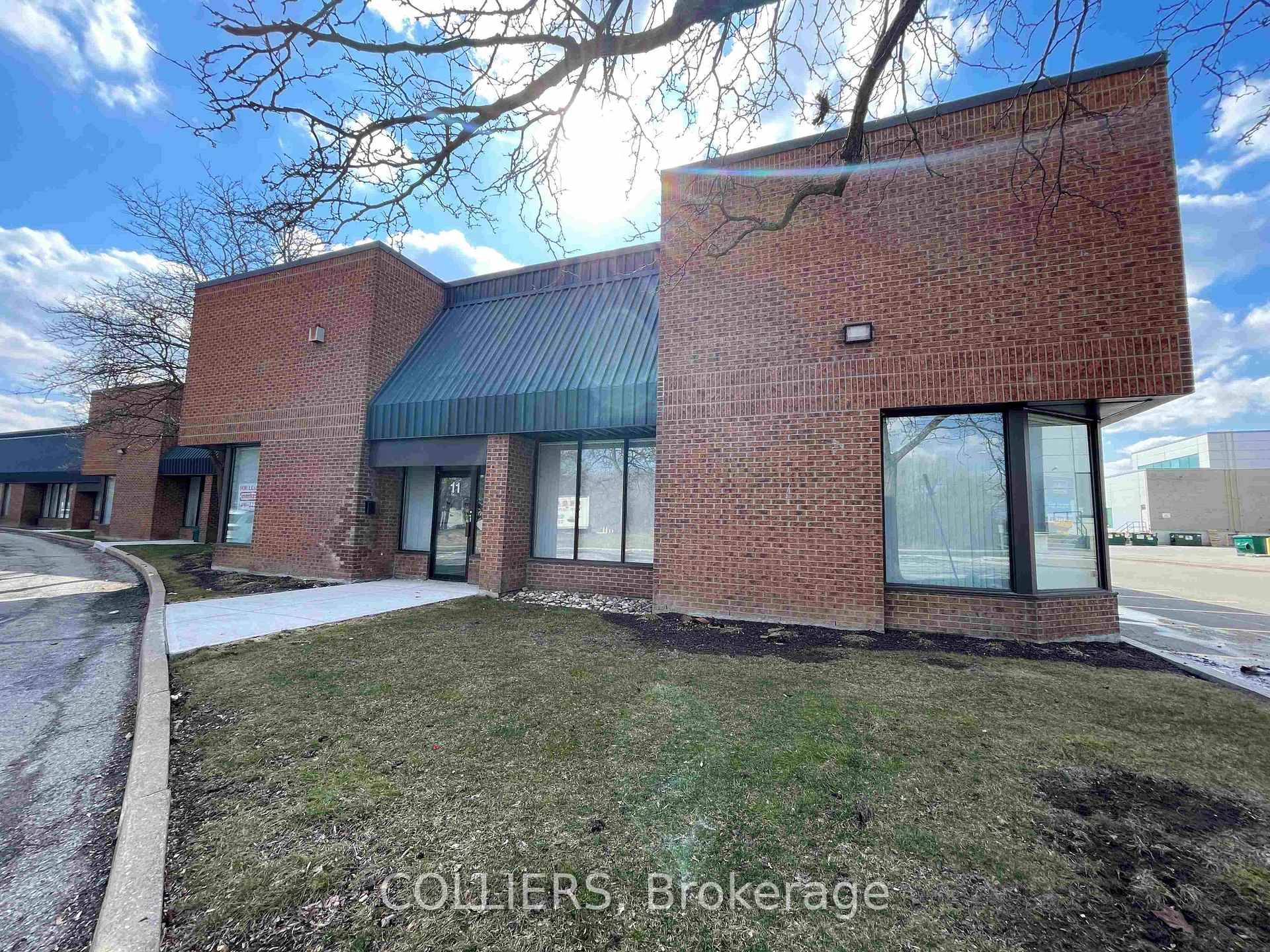 End unit facing Mural Street in a professionally managed complex available for Lease.