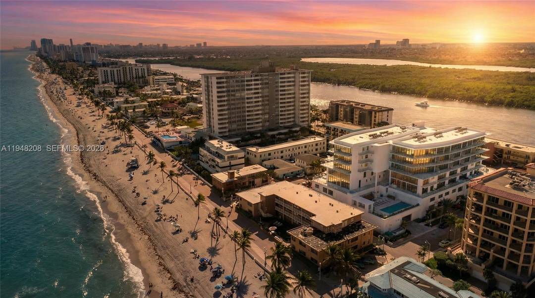 TH8 2 Story Villa 3BD 2. 5BA 2, 202 SF South 4 Parking Spaces.