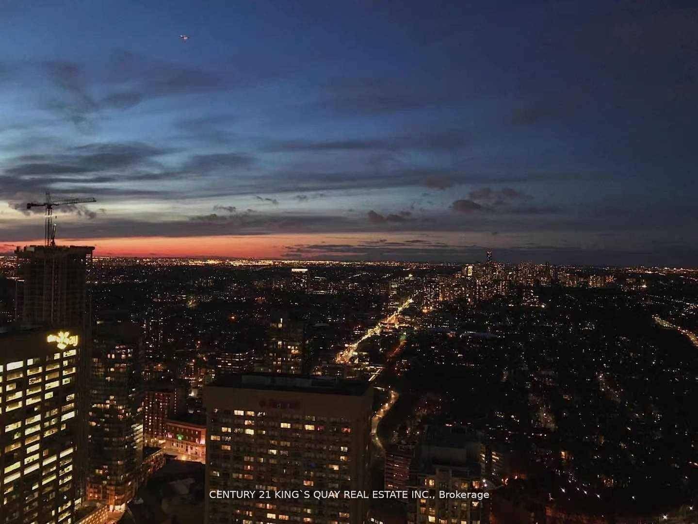 Luxury Condo At One Of The Most Popular Areas To Live In Downtown Toronto.
