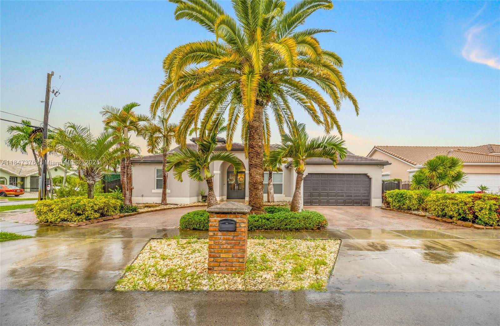 Fully Remodeled 4BR 3BA on Corner Lot with In Law Suite.