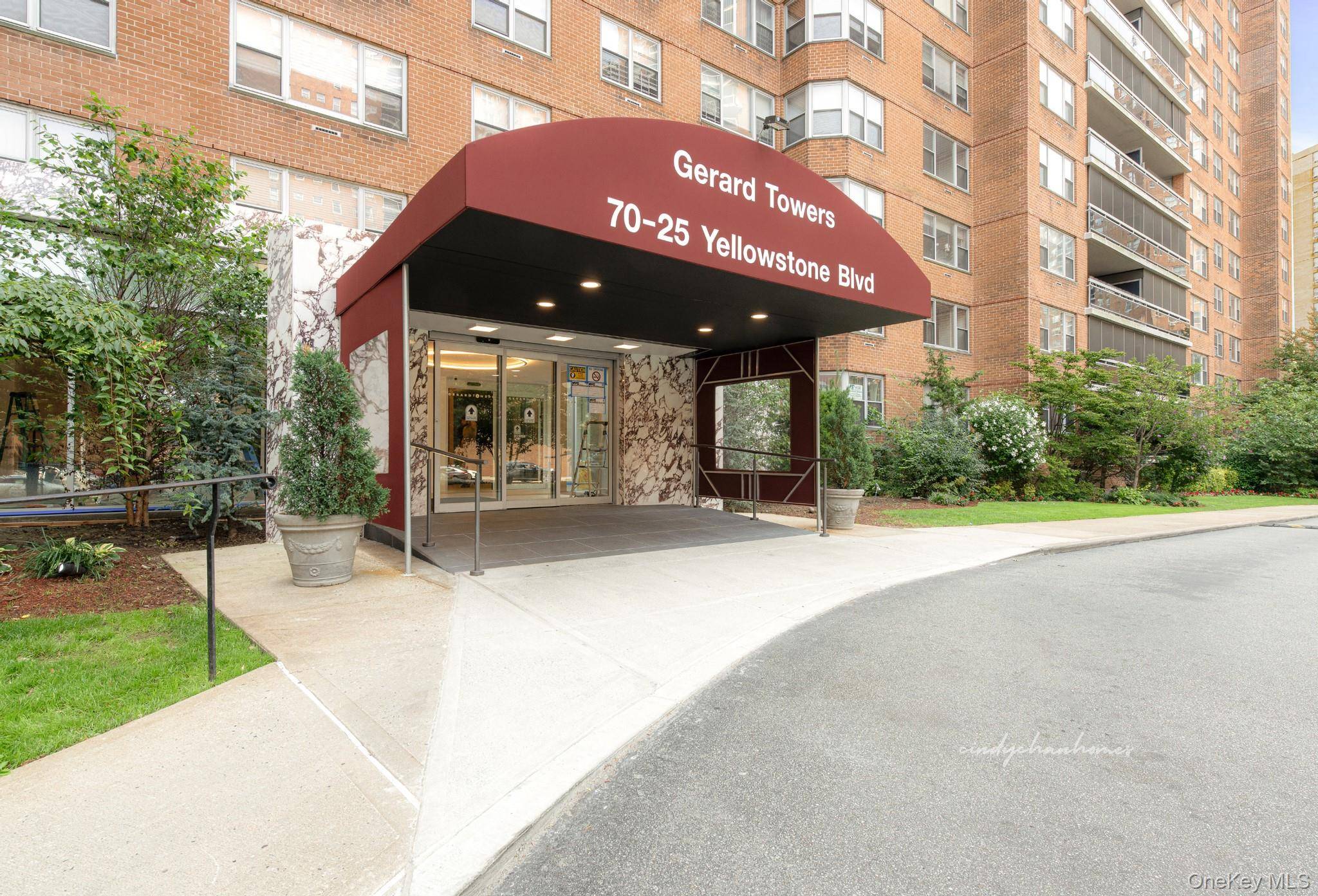 Welcome to this full 2 bedroom 2 bath featuring an updated windowed eat in kitchen with extended counter tops.