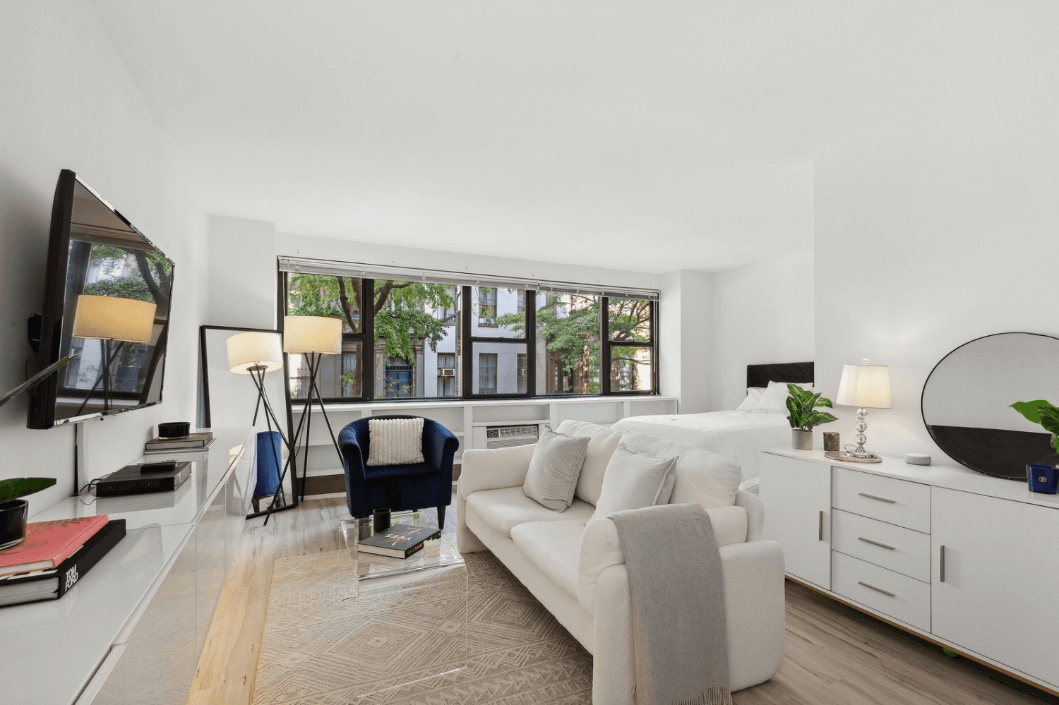Bright and spacious home with a Northern exposure, overlooking the beautiful townhouses on East 36th Street.