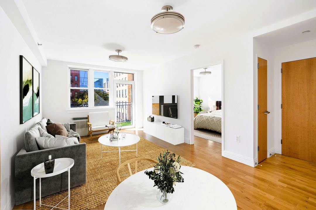 Corner 1BR with Private Terrace in Central Harlem Grab this rare chance to purchase a beautifully crafted 1 bedroom HDFC unit in a luxury new development condominium.