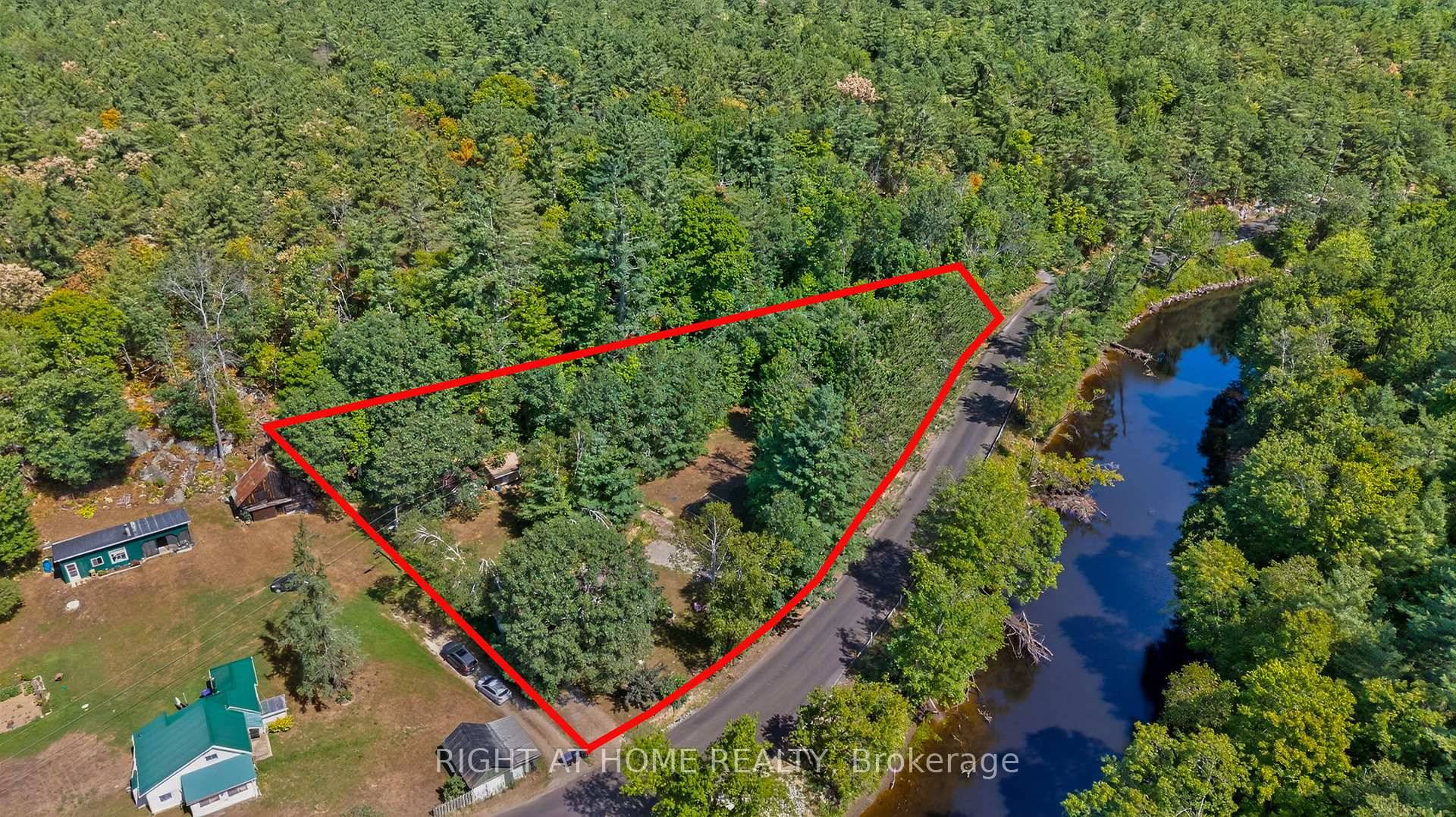 VACANT LOT Quaint Bungalow Privacy, Potential amp ; Muskoka Charm !