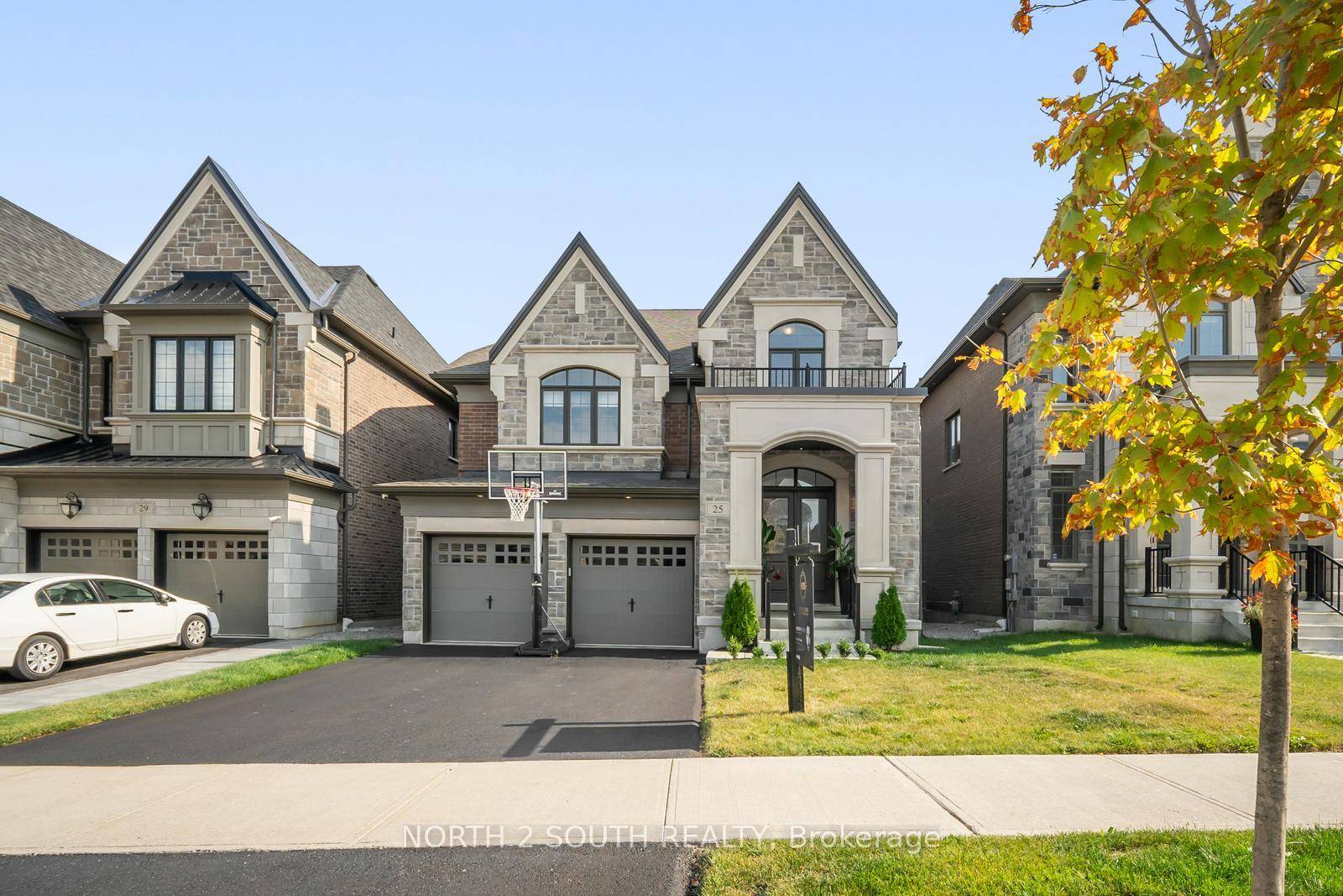 Your Dream Home Awaits in Vaughan !
