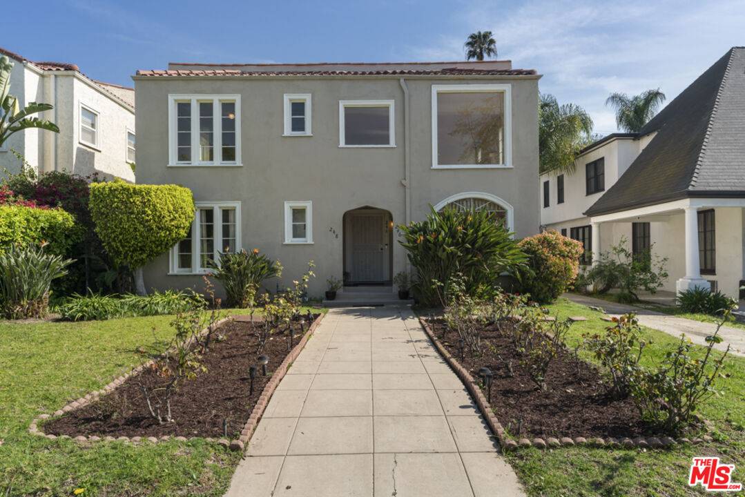 246 N Irving Blvd 4BR Mid Wilshire La