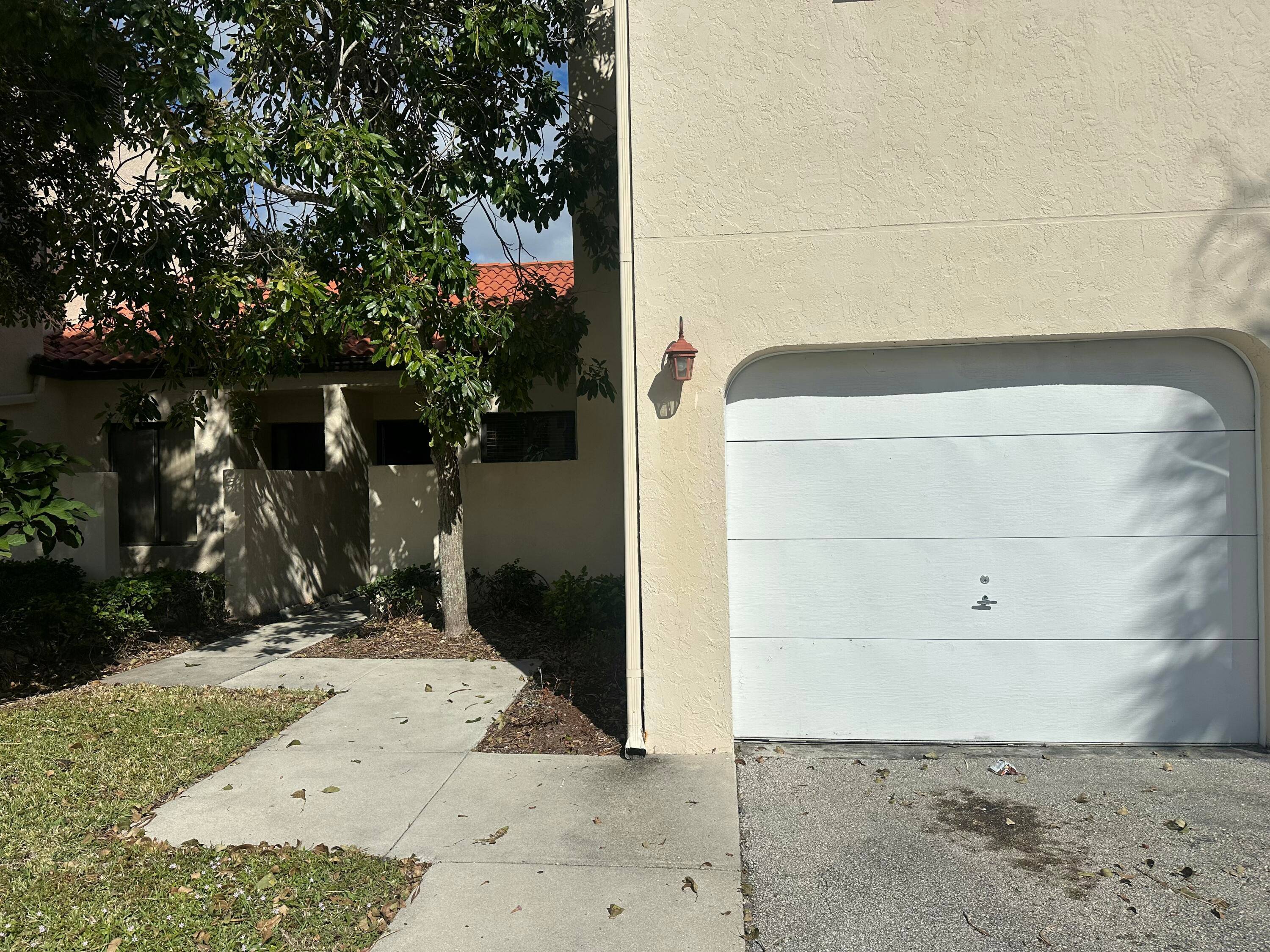 Investors only. Tenant in place.